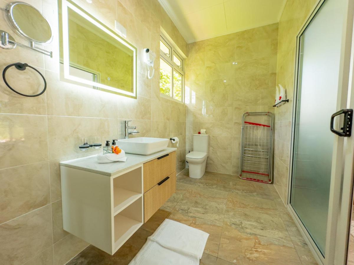 Macmillan'S Holiday Villas Grand Anse  Extérieur photo