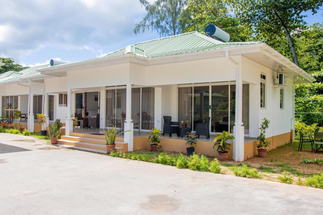 Macmillan'S Holiday Villas Grand Anse  Extérieur photo
