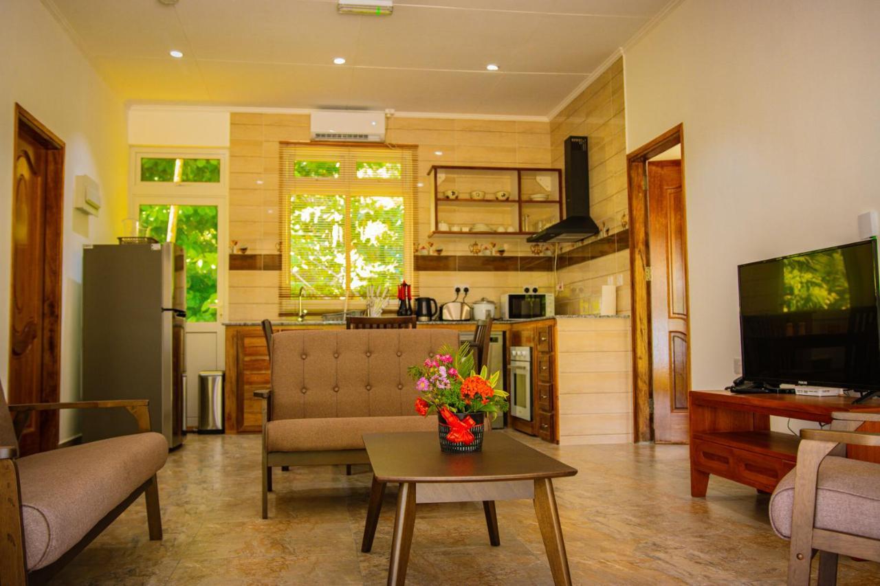 Macmillan'S Holiday Villas Grand Anse  Extérieur photo