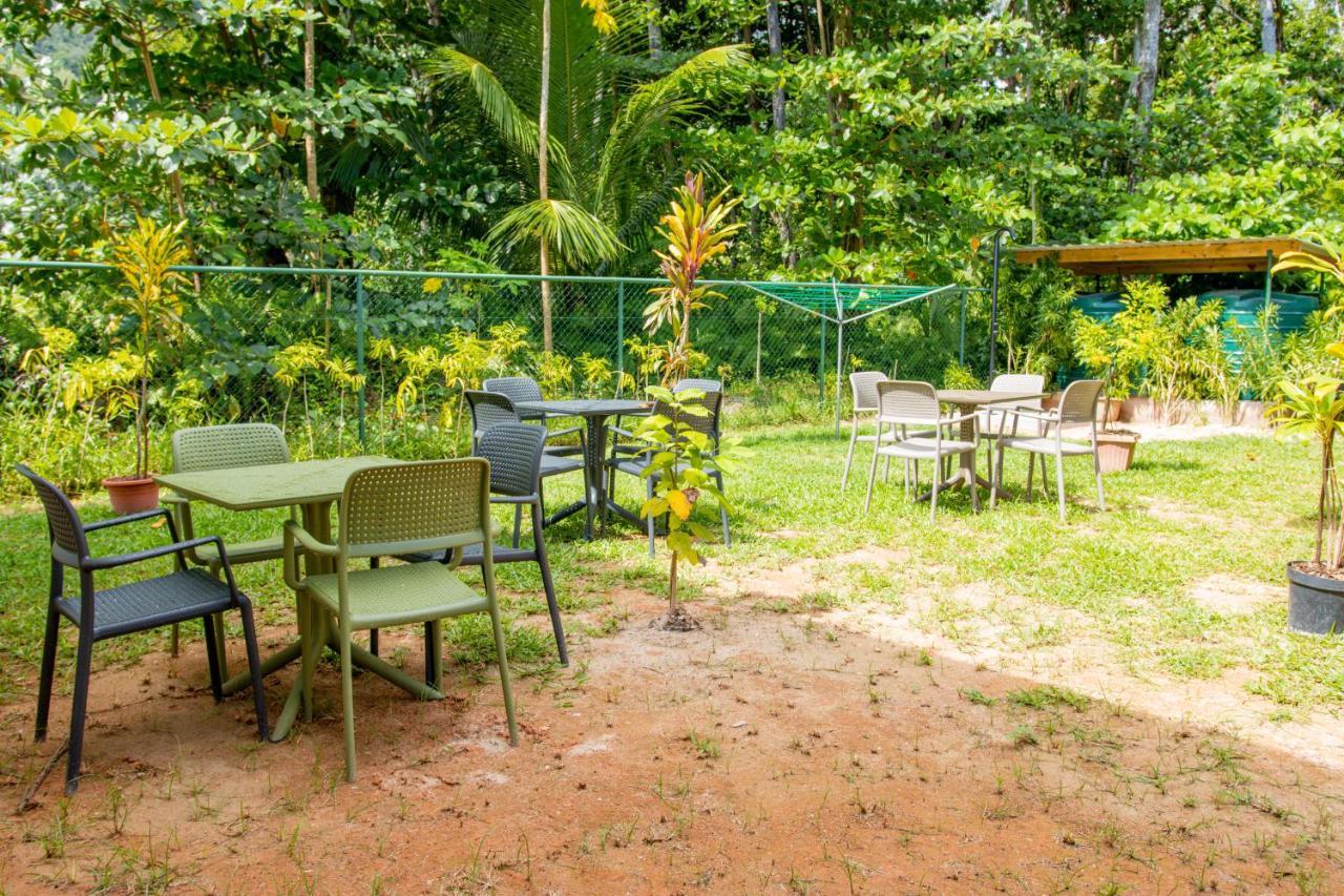 Macmillan'S Holiday Villas Grand Anse  Extérieur photo