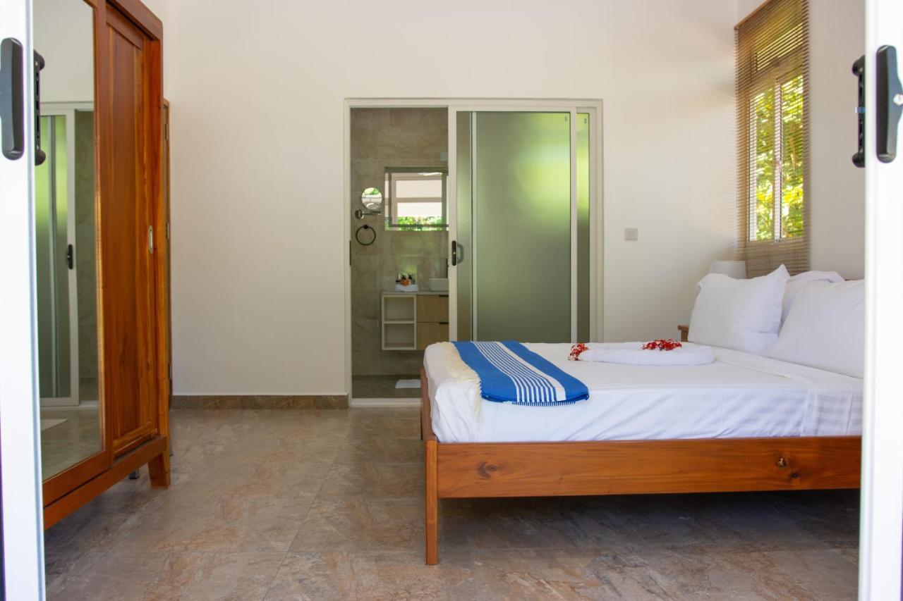 Macmillan'S Holiday Villas Grand Anse  Extérieur photo