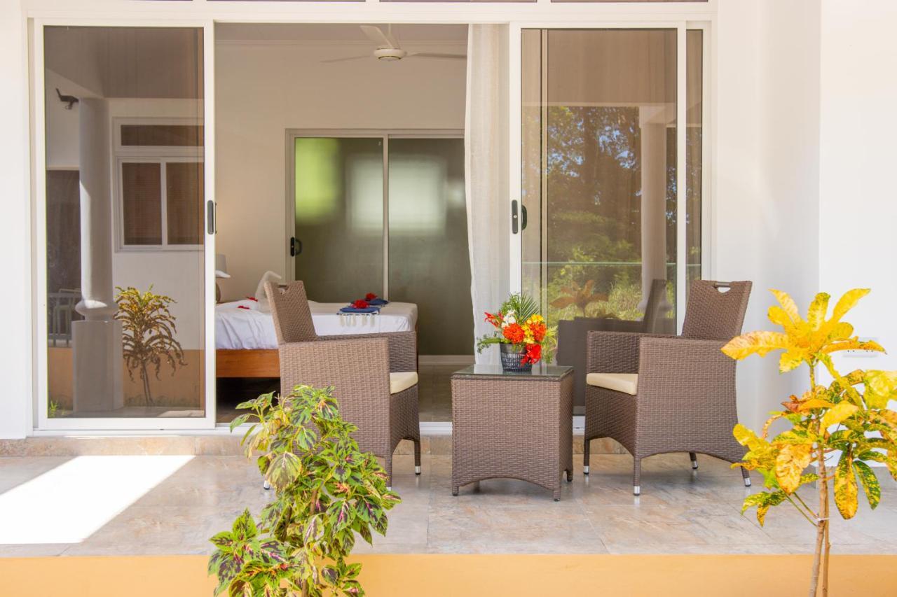 Macmillan'S Holiday Villas Grand Anse  Extérieur photo