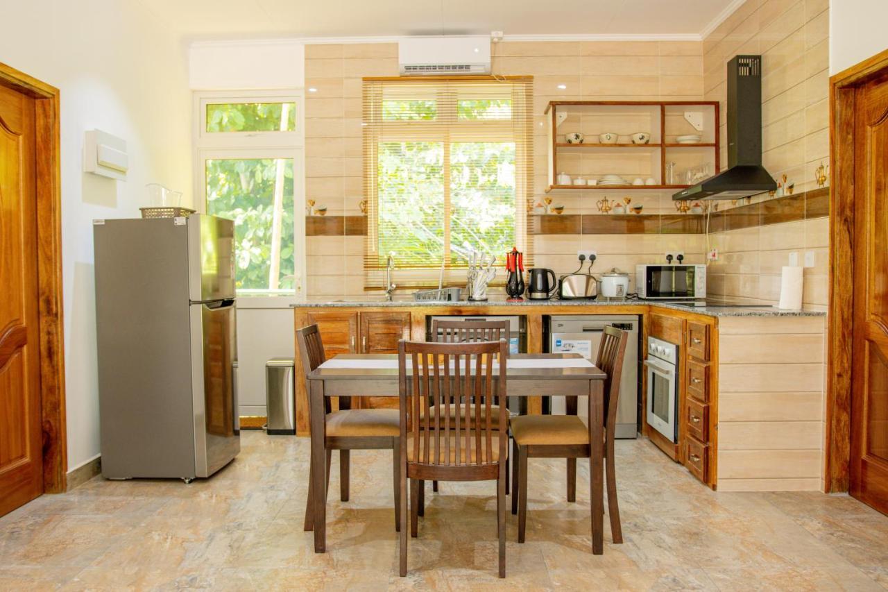 Macmillan'S Holiday Villas Grand Anse  Extérieur photo