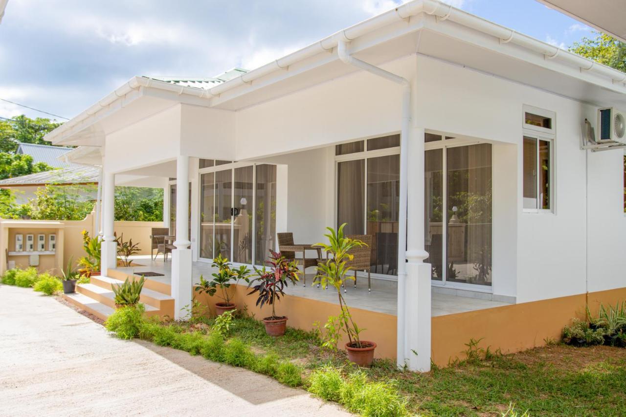Macmillan'S Holiday Villas Grand Anse  Extérieur photo
