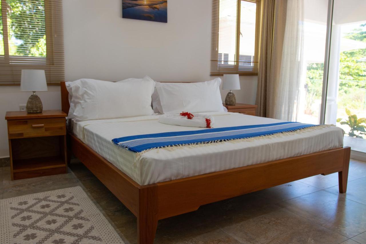 Macmillan'S Holiday Villas Grand Anse  Extérieur photo