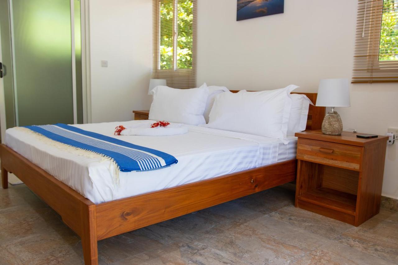 Macmillan'S Holiday Villas Grand Anse  Extérieur photo